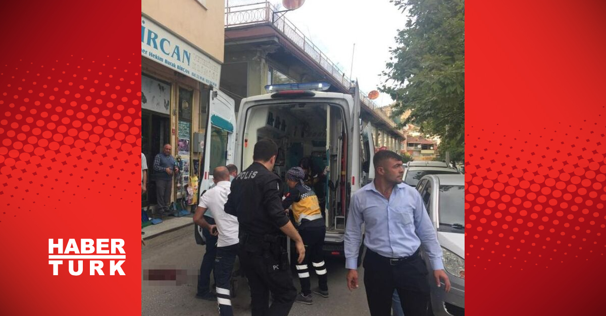 Apartmanın 3'ün katında bulunan evlerinin balkonundan düşen Funda, öldü