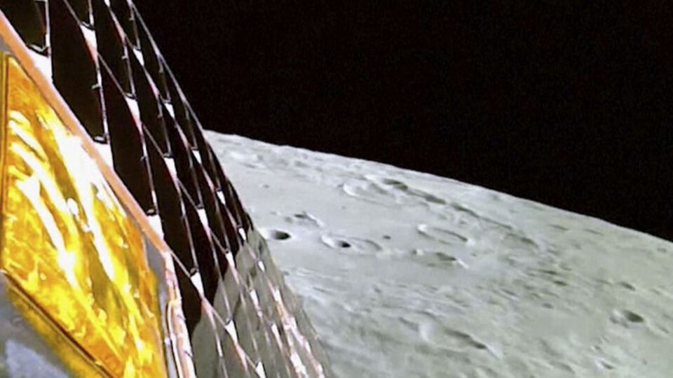 Hindistan'ın uzay keşif aracı ile temas kurulamıyor