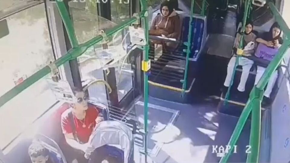 Otobüste yaşanan dehşet kamerada!