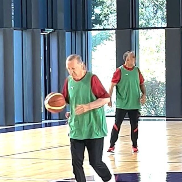 Cumhurbaşkanı Erdoğan'dan basketbol şov