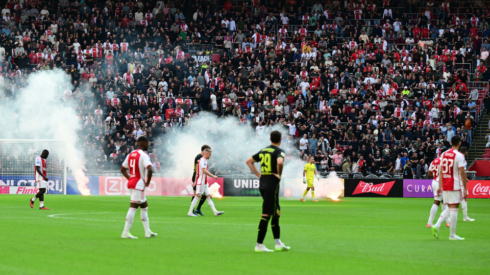 Ajax - Feyenoord maçı yarıda kaldı!