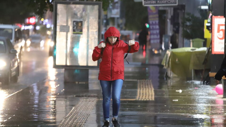 Marmara'da poyraz, doğuda yağmur var