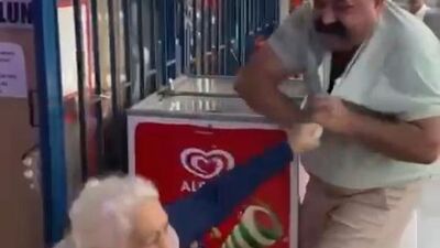 Anne ile oğlu birbirine girdi!