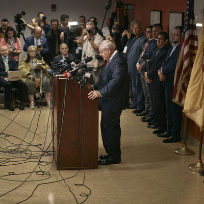 ABD'de rüşvetle suçlanan Menendez'e istifa çağrıları artıyor