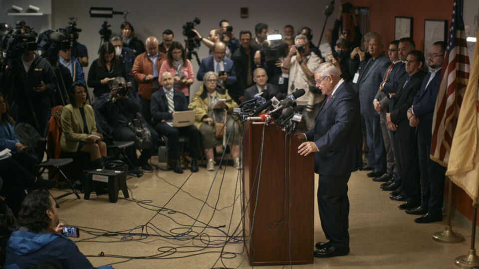 ABD'de rüşvetle suçlanan Menendez'e istifa çağrıları artıyor