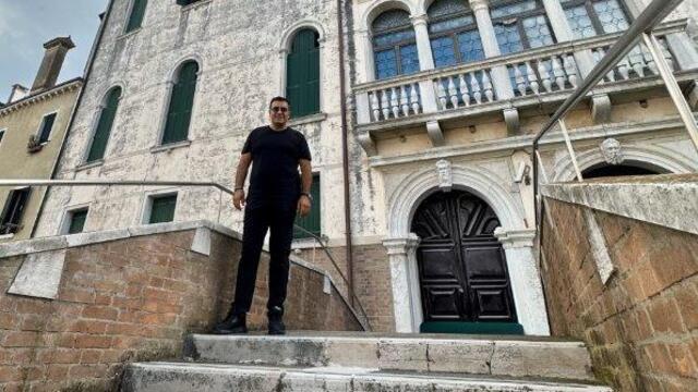 Palazzo Gradenigo'yu satın aldı