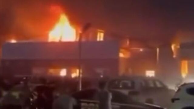 Musul'da d���n salonunda yang�n facias�: En az 100 �l�