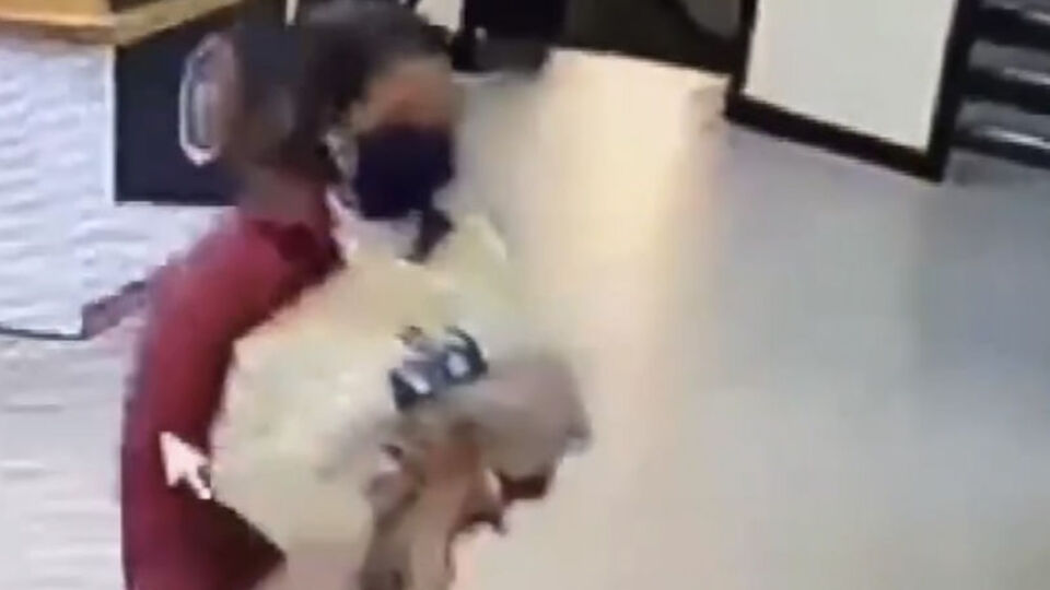 Hastaneden 3 günlük bebeği kaçırdı; o anlar kameraya yansıdı