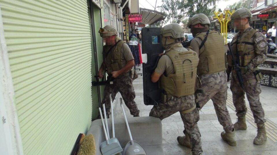 Antalya'da uyuşturucu operasyonu: 5 gözaltı