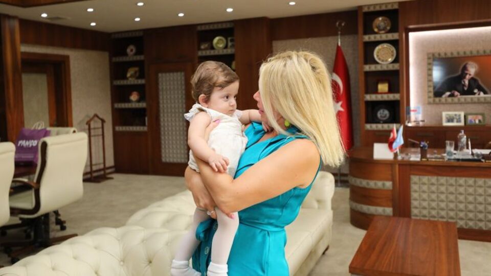 Türkiye'nin ikinci rahim nakli bebeği 1 yaşında