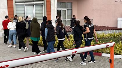 Sahte evrak ve dolandırıcılık operasyonu: 5 tutuklama