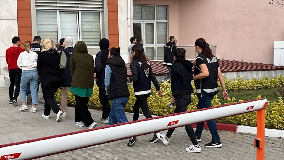 Sahte evrak ve dolandırıcılık operasyonu: 5 tutuklama