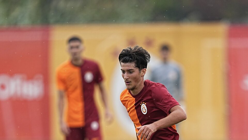 Gökdeniz Gürpüz golle başladı!