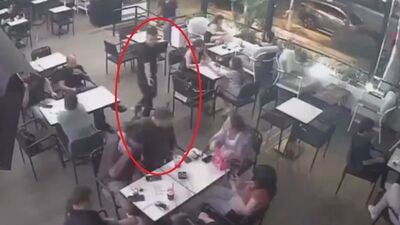 Olay anı kamerada! Kafede oturuyordu! Kurşun yağmuru!