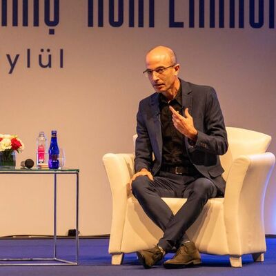 "Yapay zekâ pek çok yönden insandan üstün"