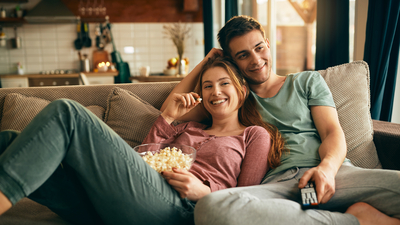 Ekran başında böyle oturmak duruş bozukluğu yapıyor