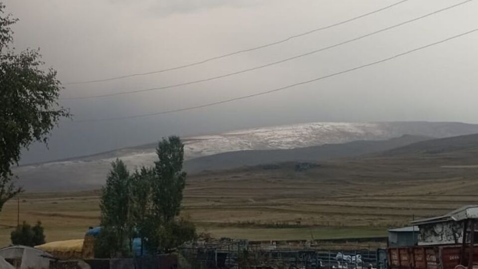Kısır Dağı beyaza büründü