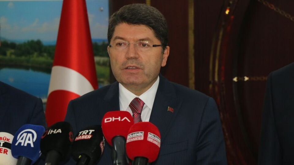 "Yeni bir anayasaya ihtiyacımız var"