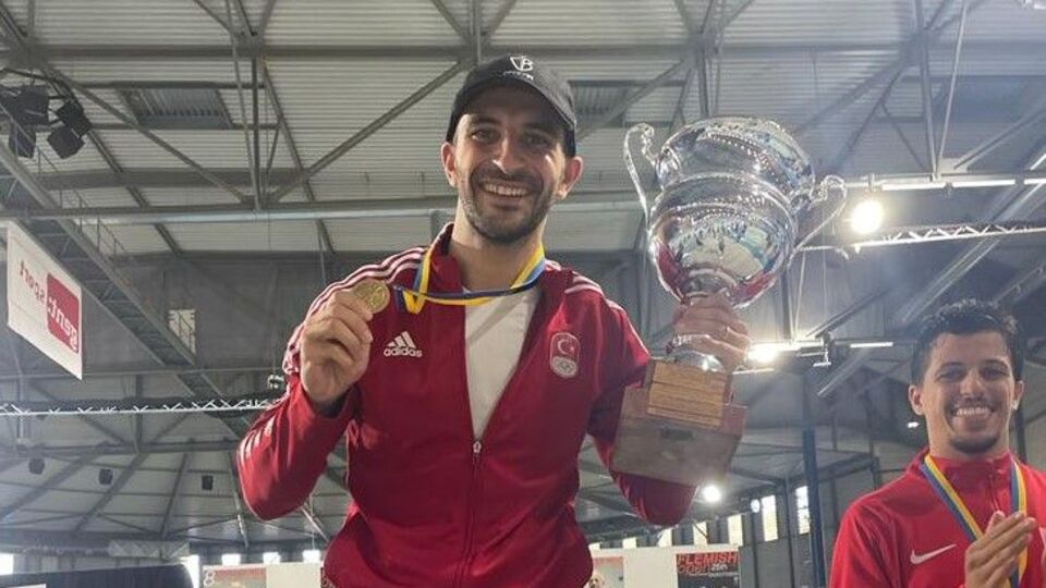 Enver Yıldırım'dan altın madalya