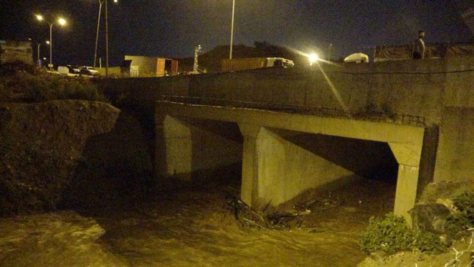 Taşan dere depremzedeleri korkuttu