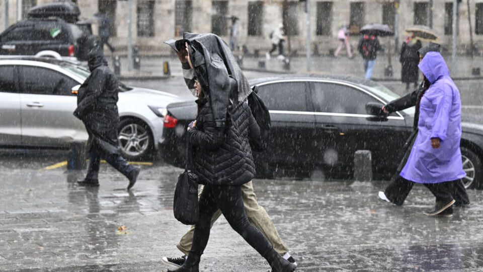 Türkiye sağanak yağmurun etkisinde! Çok kuvvetli geliyor...
