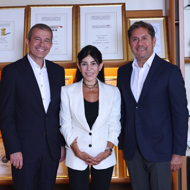 Akbank üst yönetiminde değişiklik