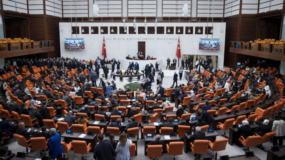 Yeni dokunulmazlık dosyaları Meclis'te