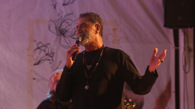 'Zor Değil' kitabı ünlü isimleri bir araya getirdi