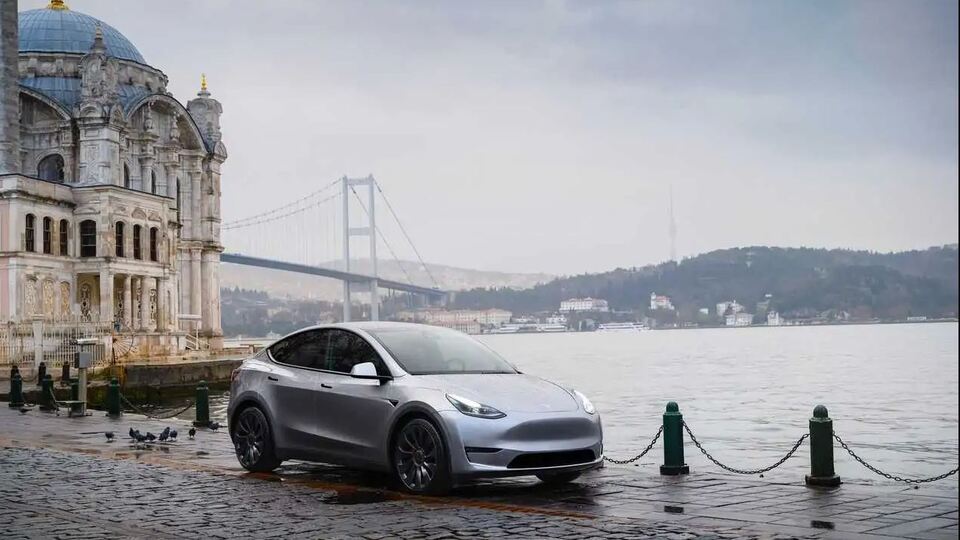 Pazarın yarısı Tesla oldu