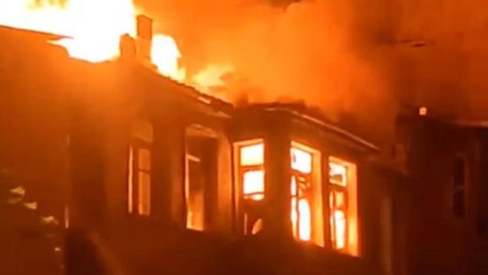 Fatih'te metruk binada yangın: 1 gözaltı