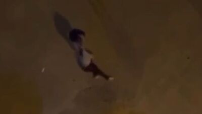 O anlar kamerada! Uyuşturucu sattığı iddiasıyla... Dövüp yerde sürüklediler!