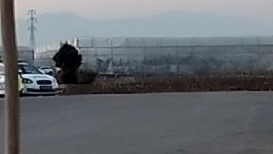 Tarlada bulunan el bombası imha edildi