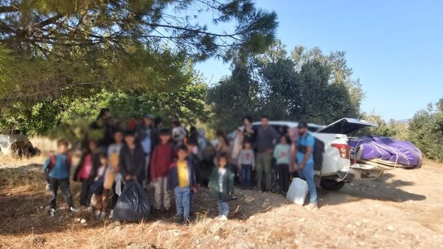 İzmir'de 34 düzensiz göçmen yakalandı