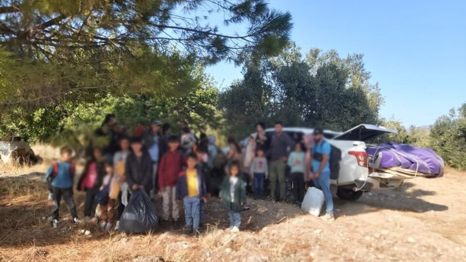 İzmir'de 34 düzensiz göçmen yakalandı