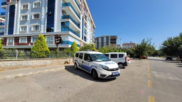 Genç kız odasında ölü bulundu