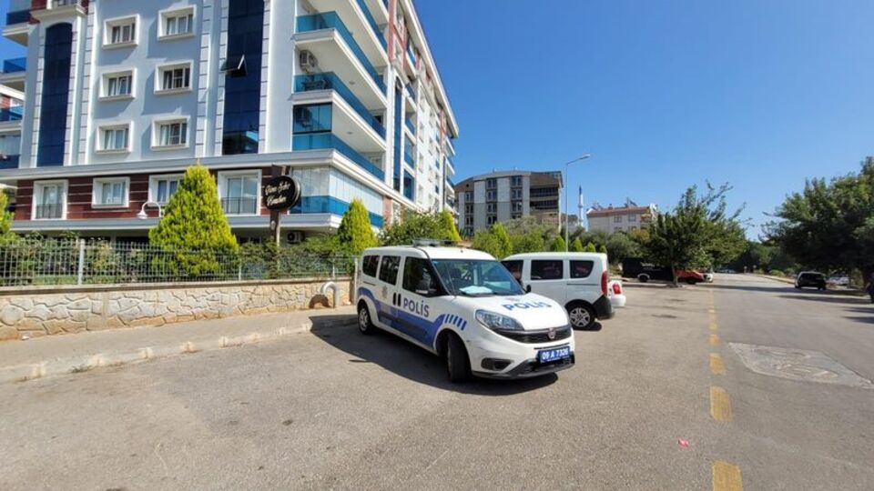 Genç kız odasında ölü bulundu