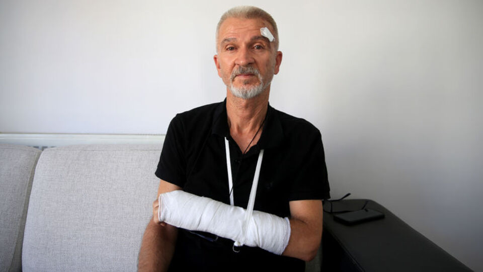 "Pes" dedirten olay! Karı koca okulda öğretmeni dövdü!