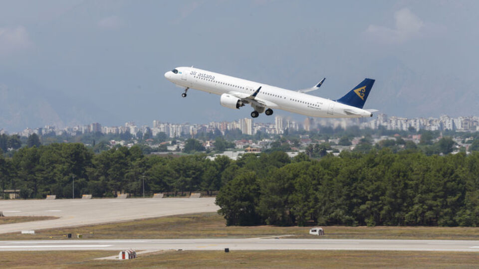 Antalya'da uçuşlar tekrar başladı