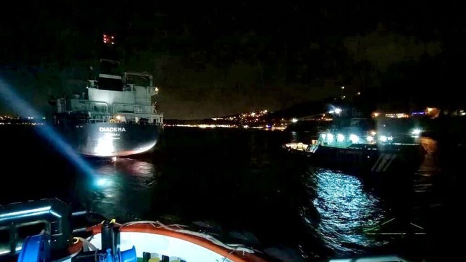 İstanbul Boğazı'nda arızalanan tanker kurtarıldı