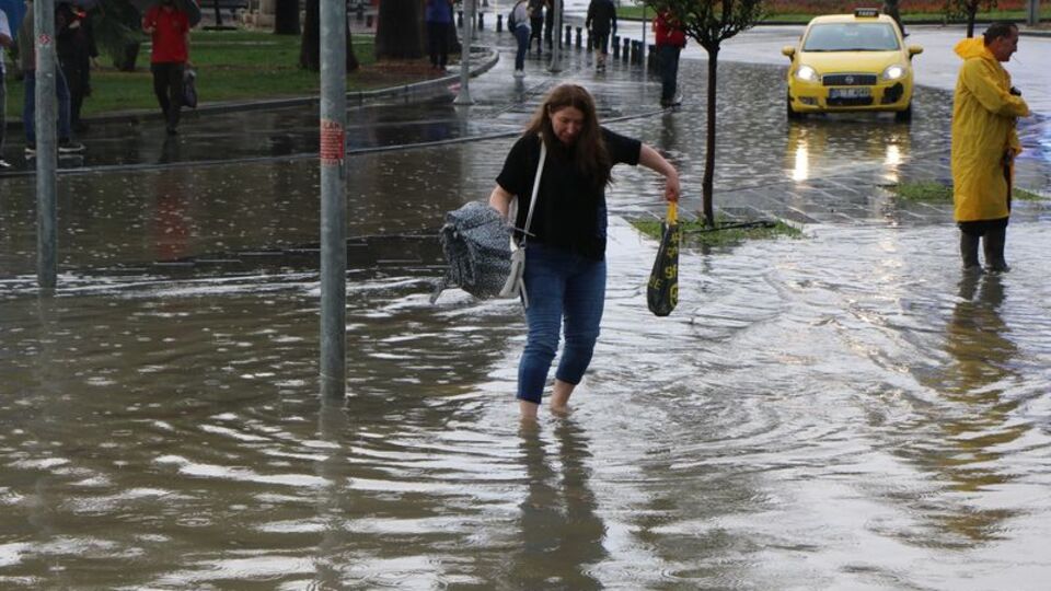 Sis ve pusa dikkat! 3 bölgede sağanak! İllerimizde hava durumu!