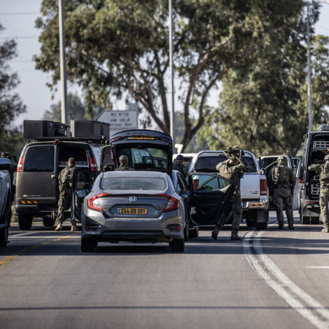  İsrail ordusu Gazze'ye saldırı başlattığını duyurdu