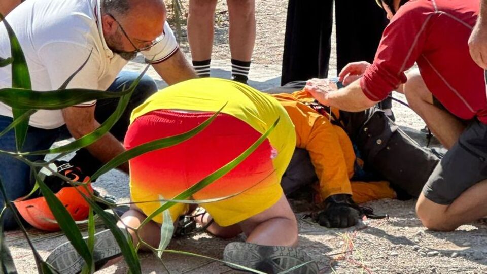 ABD'li yamaç paraşütü pilotu öldü! Düşüş anı kamerada!