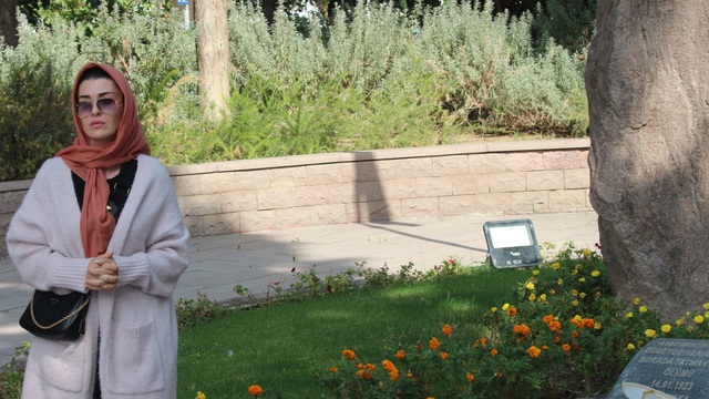Kabrini ziyaret etti