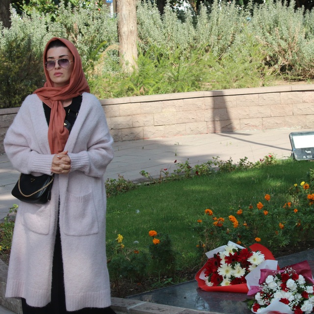 Kabrini ziyaret etti