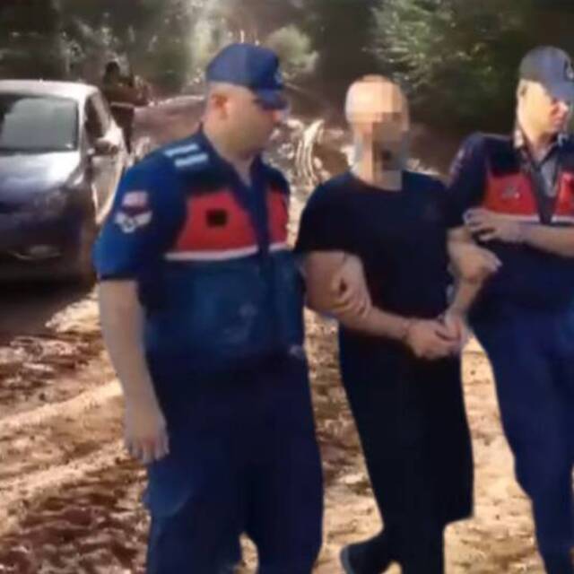  Arkadaşını 27 kez bıçakladı