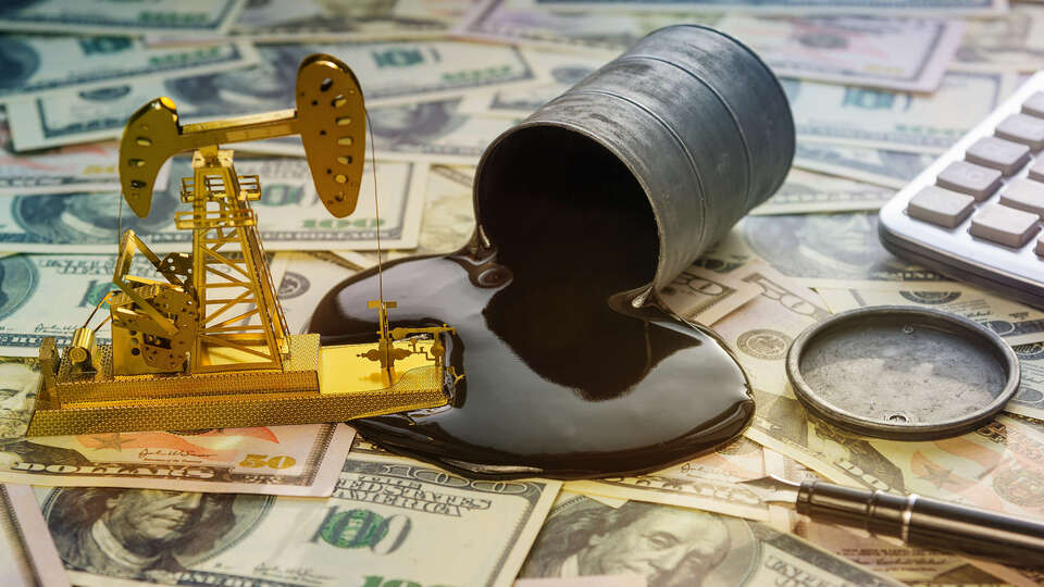 Petrol, altın ve dolarda yükseliş