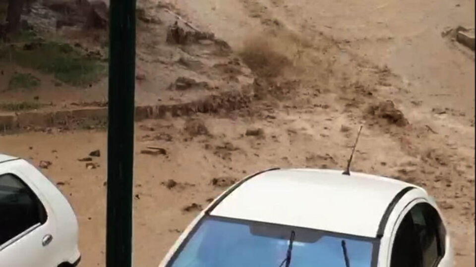 Hatay'da şiddetli yağış sele yol açtı!