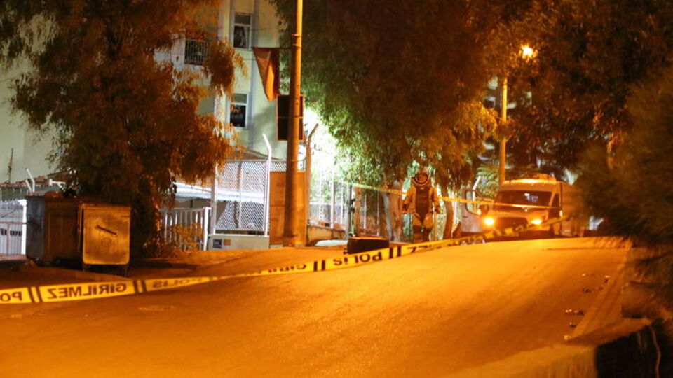İzmir'de şüpheli bavul alarmı