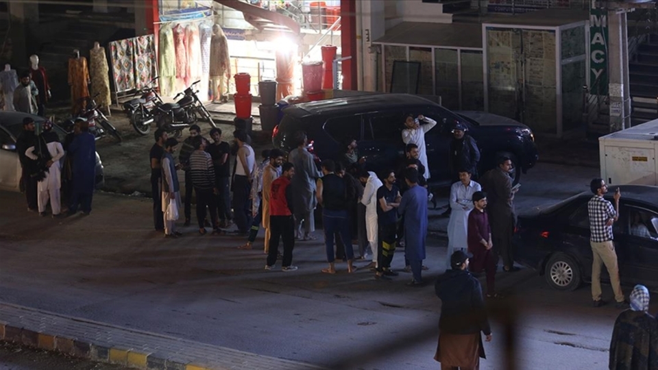 Afganistan'da peş peşe yeni depremler