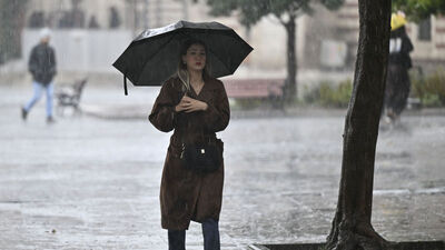 2 bölgede sağanak, 2 bölgede fırtına var